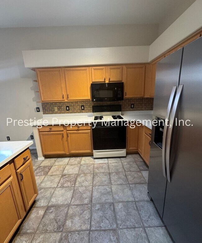 Foto del edificio - Stunning East Side 3-bedroom 2-bathroom Ho...