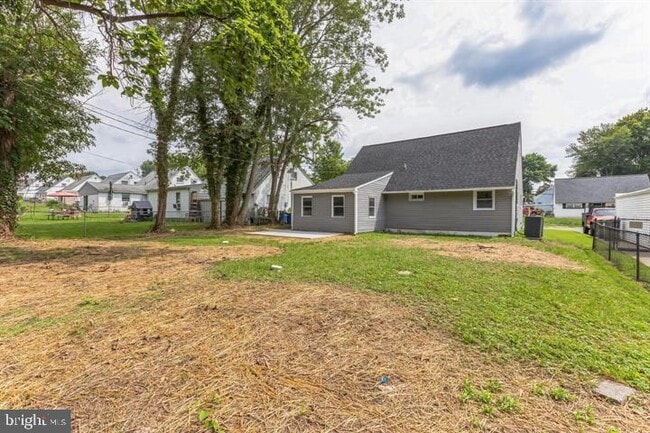 Building Photo - 1101 E Willow Run Dr