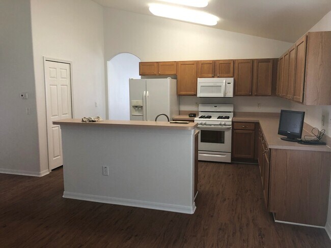 Foto del edificio - 4-Bedroom 2-Bathroom in Haines City