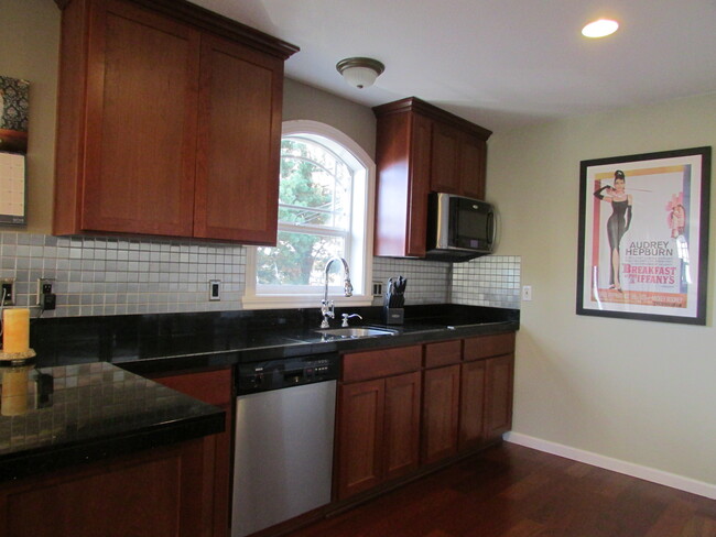 Full Kitchen - 21029 NE Interlachen Ln