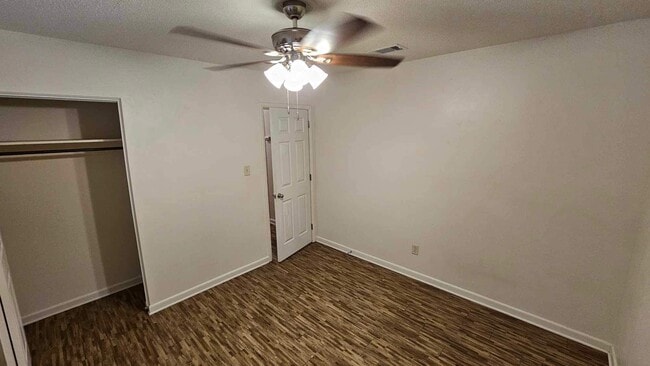 Foto del edificio - 513 Woodrow St NE