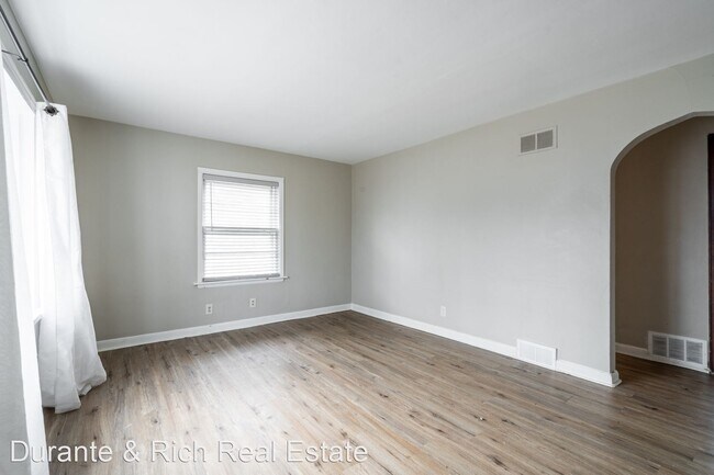 Building Photo - 4 br, 1.5 bath House - 5163 N 58th St