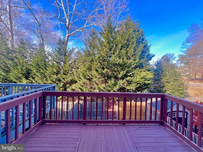 Building Photo - 1707 Featherwood St