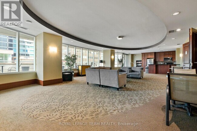 Photo du bâtiment - 200 Rideau St