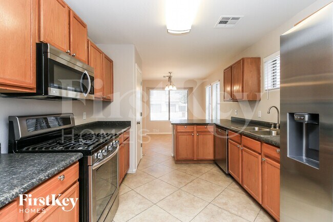 Building Photo - 4285 E Whitehall Dr