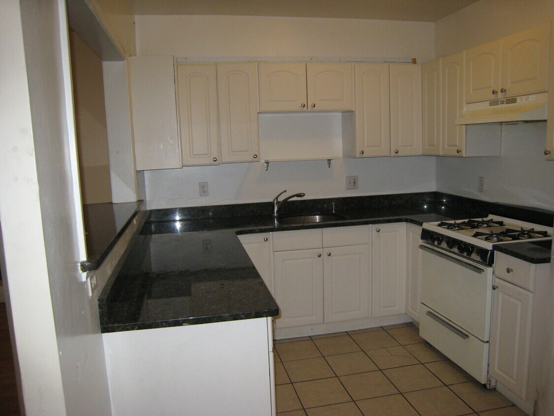 54 Egmont St, Brookline, MA 02446 Condo for Rent in Brookline, MA