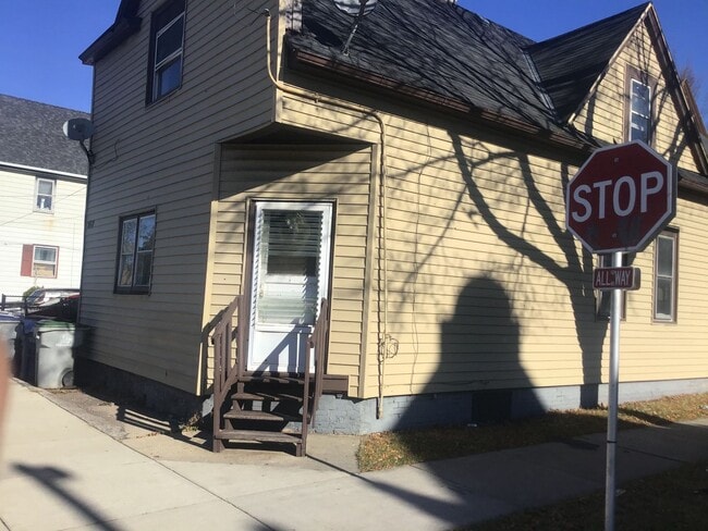 Building Photo - 2078 S 17th St