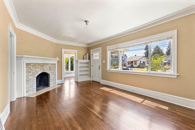 Foto del edificio - 2135 N Farragut St