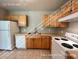 Building Photo - 317 9th Ave