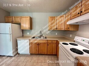 Building Photo - 317 9th Ave