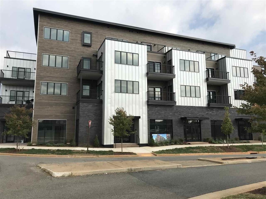 5405 Ashlar Ave Unit 204, Crozet, VA 22932 Room for Rent in Crozet