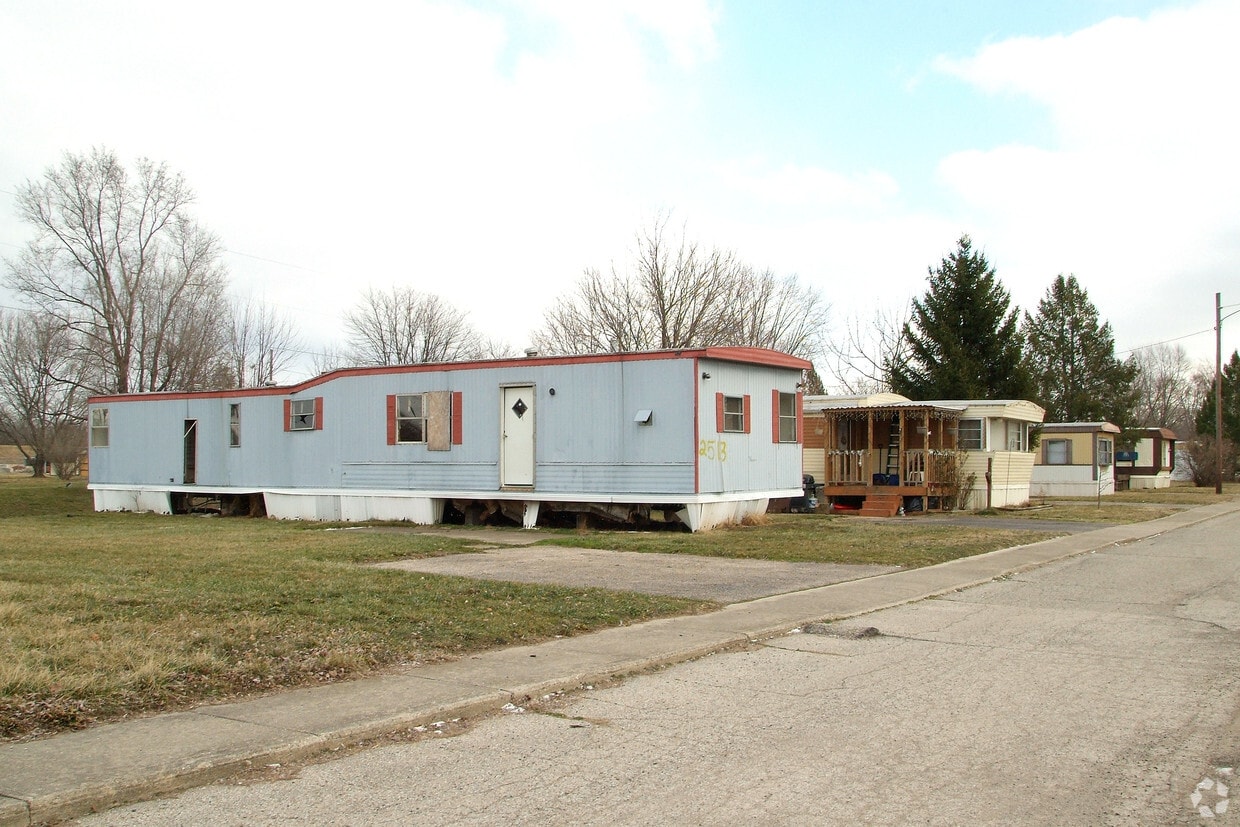 Primary Photo - 2410 Carmody Blvd