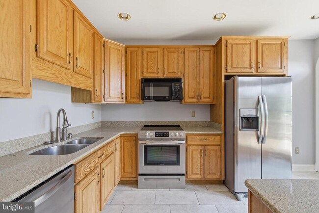 Foto del edificio - 6323 Barcroft Mews Dr