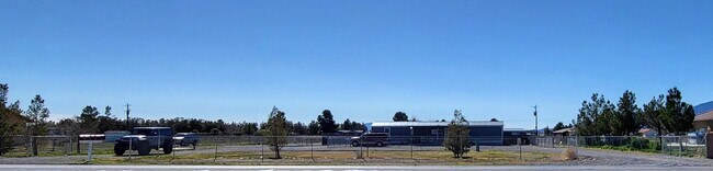 Foto del edificio - 1611 E Gamebird Rd