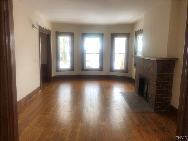 Foto del edificio - 747 Allen St