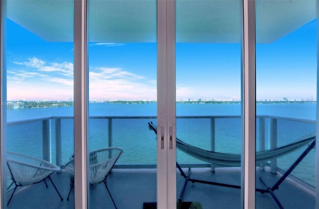 Building Photo - 7501 E Treasure Dr