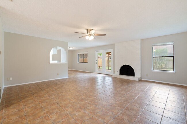 Foto del edificio - Experience the best of North Austin living...