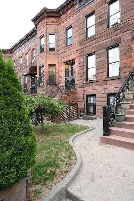 Building Photo - 814 Jefferson Ave