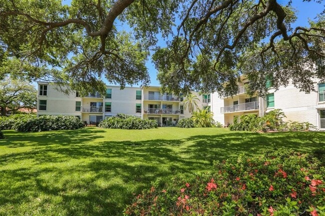 Foto del edificio - 3325 Bayshore Blvd