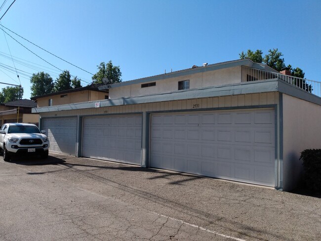Garage - 2533 Price Dr