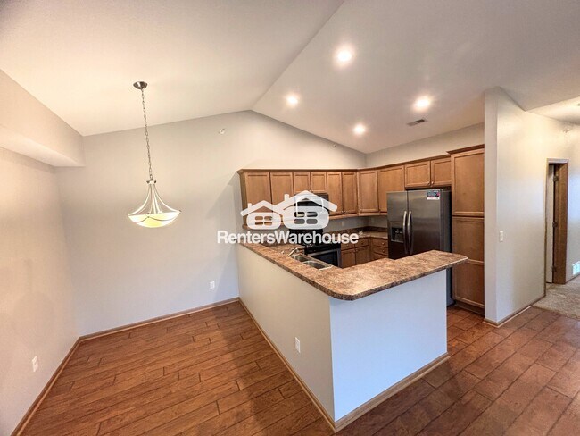 Foto del edificio - 2000 Meadow Ct