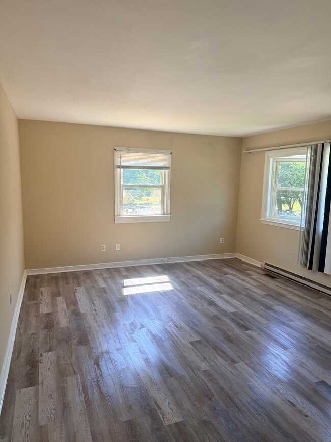 Building Photo - 3206 Elmwood Ave