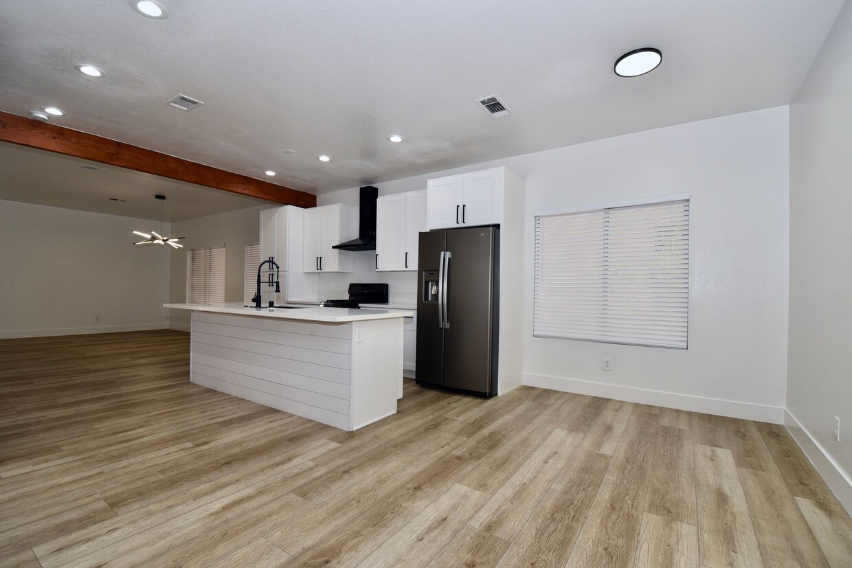 Primary Photo - STUNNING 4 BEDROOM HOUSE WITH 3 CAR GARAGE...