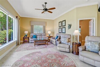 Building Photo - 1119 SE 1st Terrace