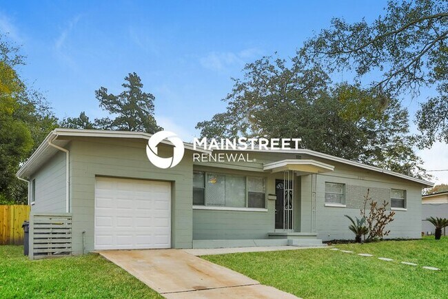 Building Photo - 3 Bedroom Pet-Friendly Home in Jacksonville, FL with Main Street Renewal
