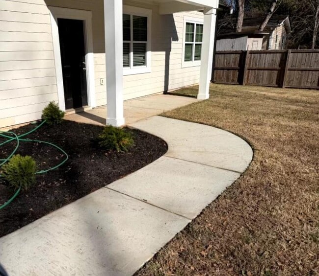 Building Photo - 1151 Pontiac Cir