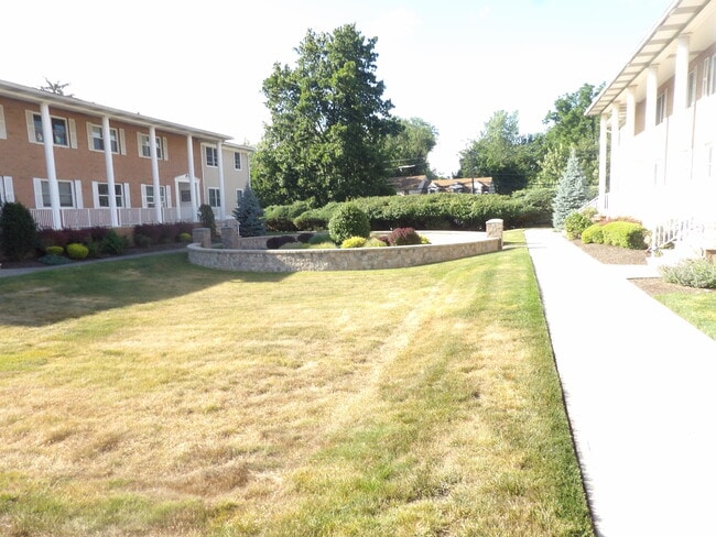 Beautiful Landscaping! - 105 Newark Pompton Tpke