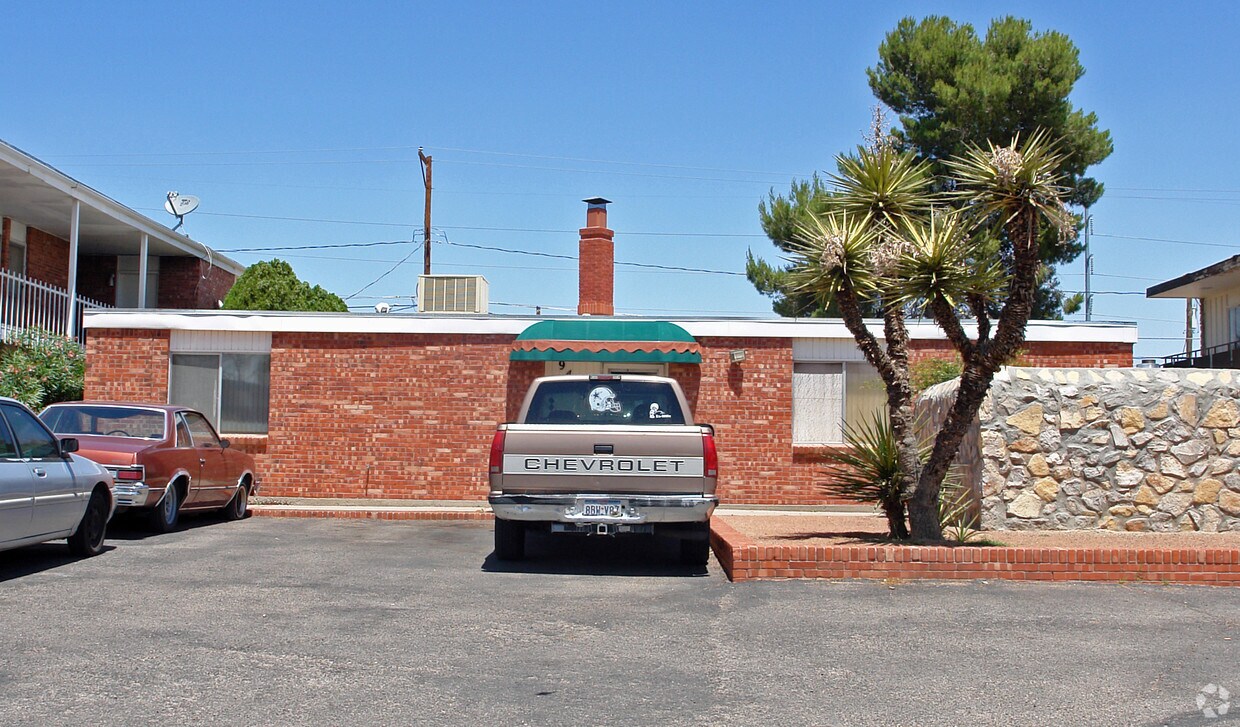 Building Photo - Grandale Apartments