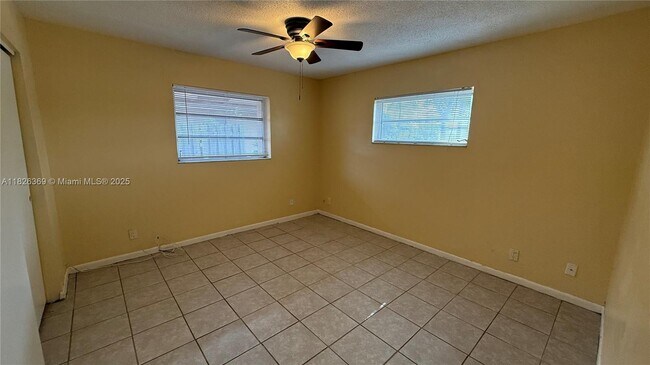 Foto del edificio - 4235 SW 62nd Ave