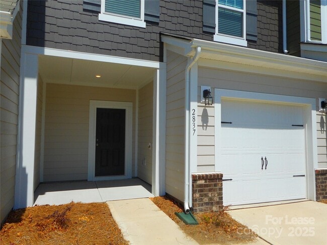 Building Photo - 2837 Aubrey St