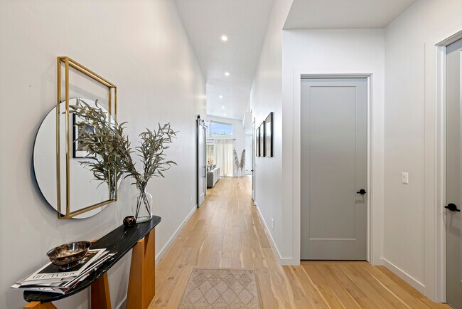 Foto del edificio - 2301 S Rolling Hills Ave