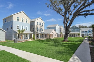 Building Photo - Hamlet at Avalon Park