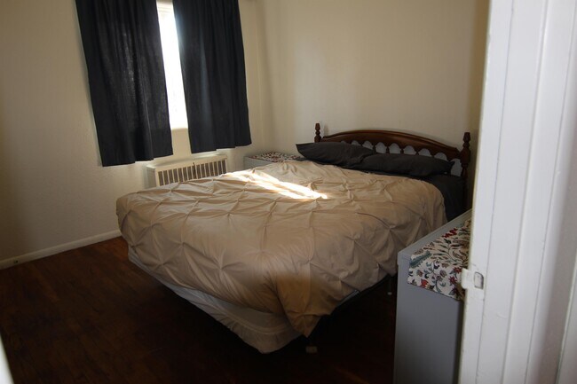 Foto del edificio - 96 Dunbar Ave