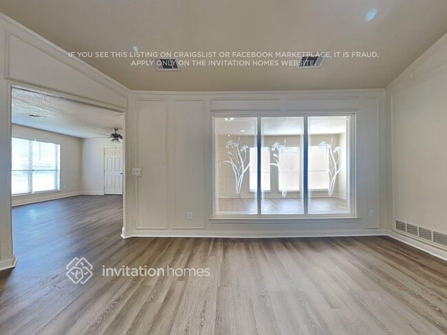 Building Photo - 801 Meadow Creek Dr