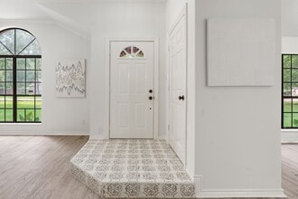 Building Photo - 10 Autumn Oaks Dr