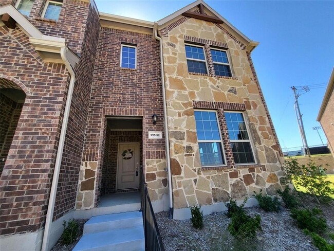 Building Photo - 2201 Steer Creek Pl