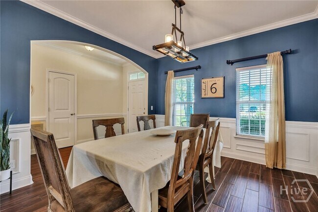 Foto del edificio - 106 Laurel Ln