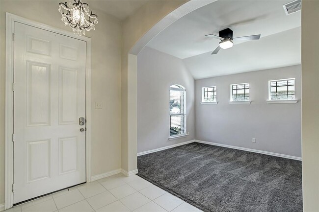 Building Photo - 26607 Grey Sparrow Dr
