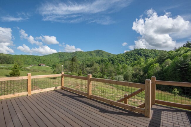 Building Photo - 369 River Walk Trl