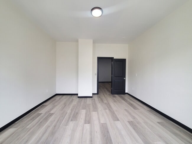 Building Photo - 82 Orient Ave