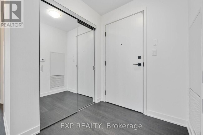 Building Photo - 8119-8119 Birchmount Rd
