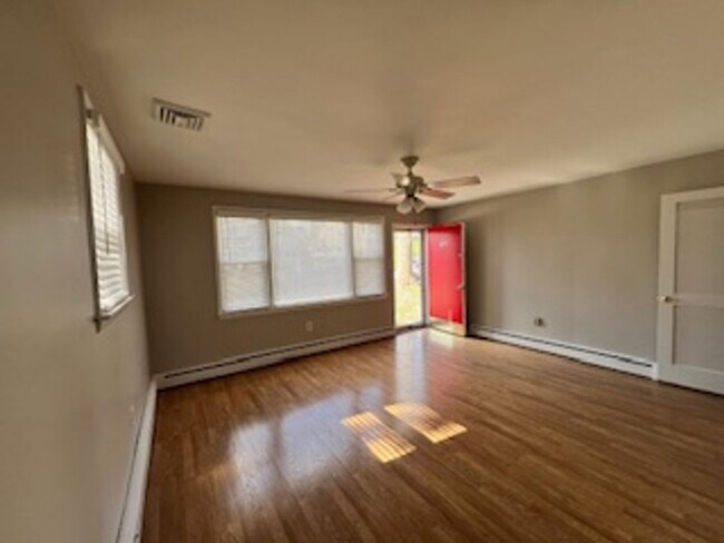 Foto del edificio - Spacious 3 Bedroom Rancher in Whitemarsh T...