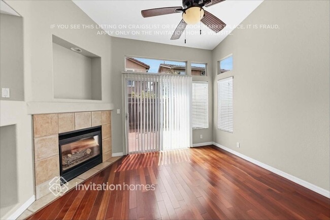 Building Photo - 488 Vista Del Sol