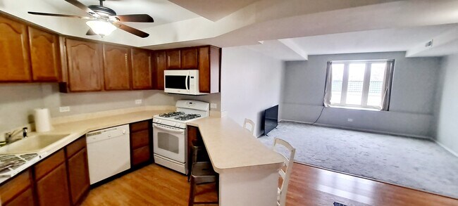 Foto del edificio - 6337 Roosevelt Rd