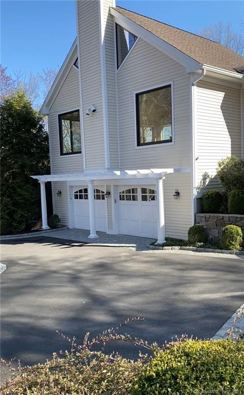 Building Photo - 16 Sleepy Hollow Rd