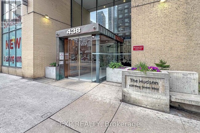 Building Photo - 438 King St W